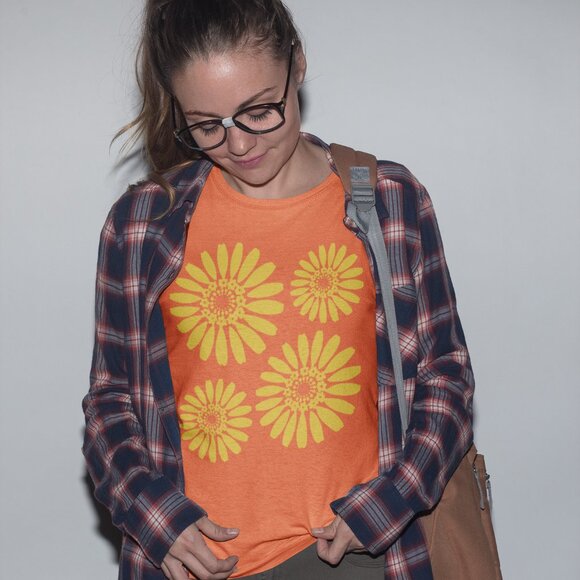 Pyrex Sunflower T-Shirt, Fireking, Pyrex , Corning Wear, - Picture 2 of 4